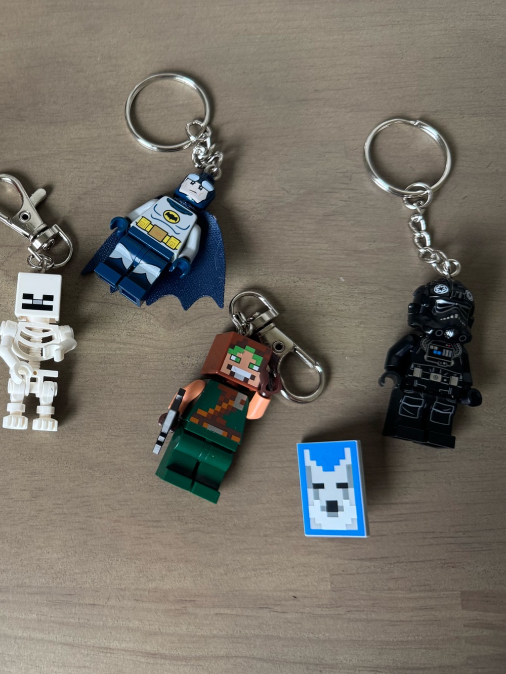 Minecraft Skeleton Minifigure Keychain - Picture 5 of 5